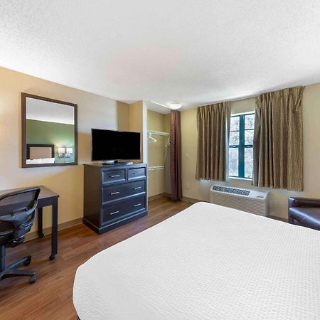 Extended Stay America Select Suites Tampa Airport Memorial Hwy West Chase Exterior foto